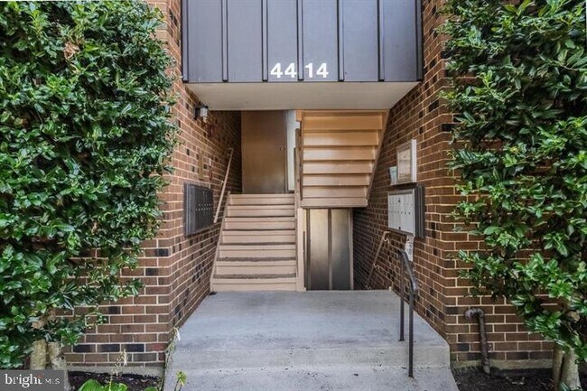 Foto del edificio - 4414 Island Pl