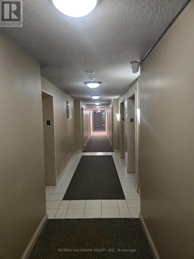 Building Photo - 3650 Kingston Rd