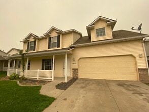 Building Photo - 16653 New Colony Ave