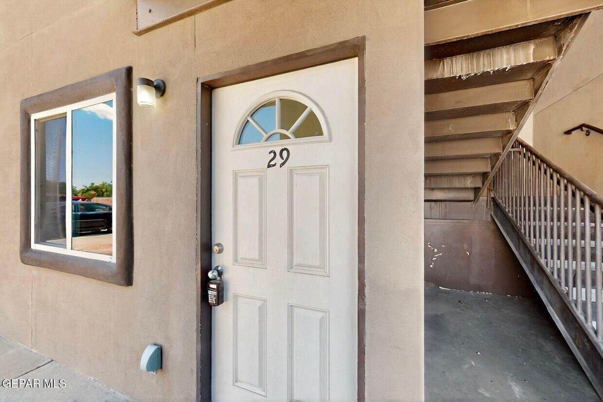 Foto principal - 540 N Yarbrough Dr