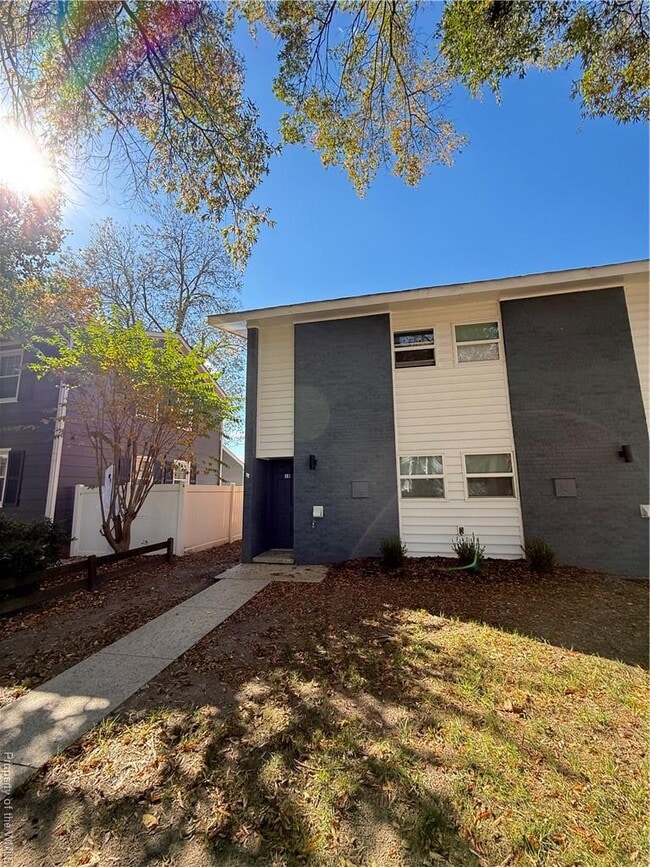 Foto del edificio - 319 Main St