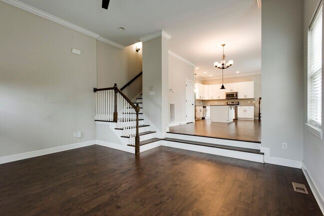 Foto del edificio - 4BR + 4BA on one of the best streets in The Nations - Kentucky Ave!