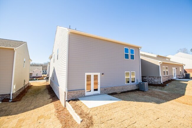 Foto del edificio - Brand new 5 Bedroom- Bedroom on main floor!