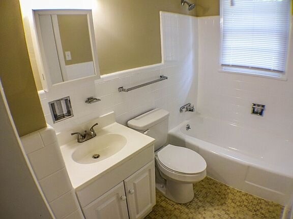 Foto del edificio - 849 Glen Oak Dr