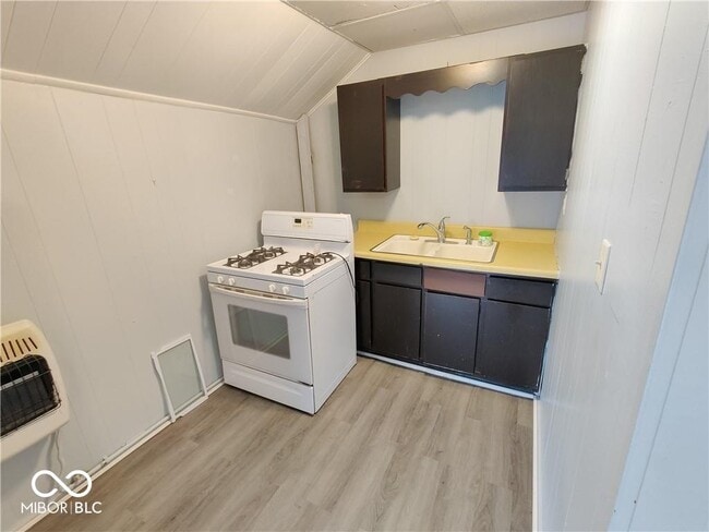 Building Photo - 617 W Franklin St