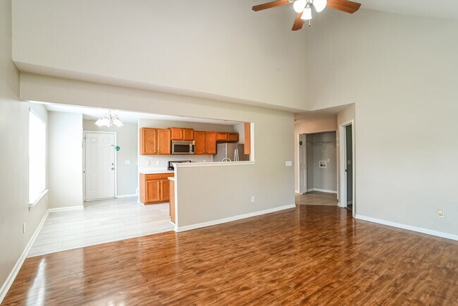 Building Photo - 3004 Omaha Dr