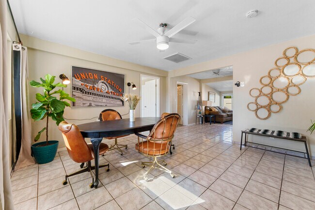 Foto del edificio - 2614 W Greenway Rd