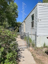 Building Photo - 954 N McCue St