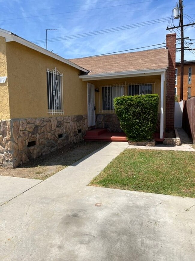 Building Photo - 2319 W 129th St