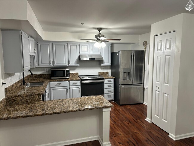 Building Photo - 11520 Big Creek Dr