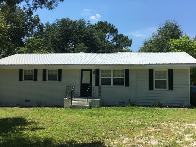 Building Photo - 362 Toulon St