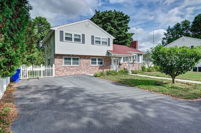 Building Photo - 36 Cypress Rd