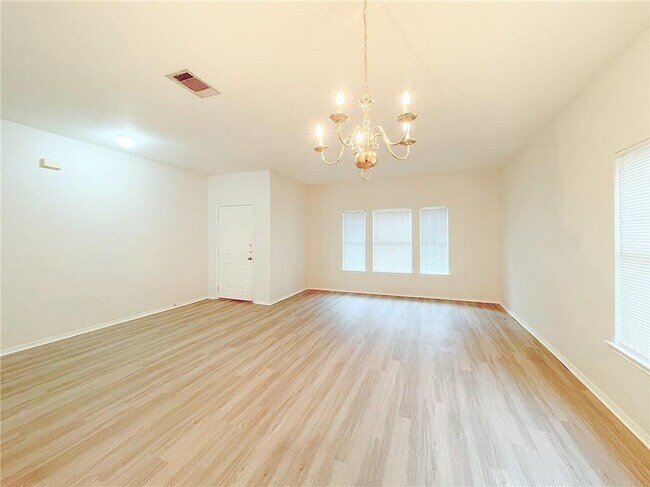 Building Photo - 2211 Little Tree Bend