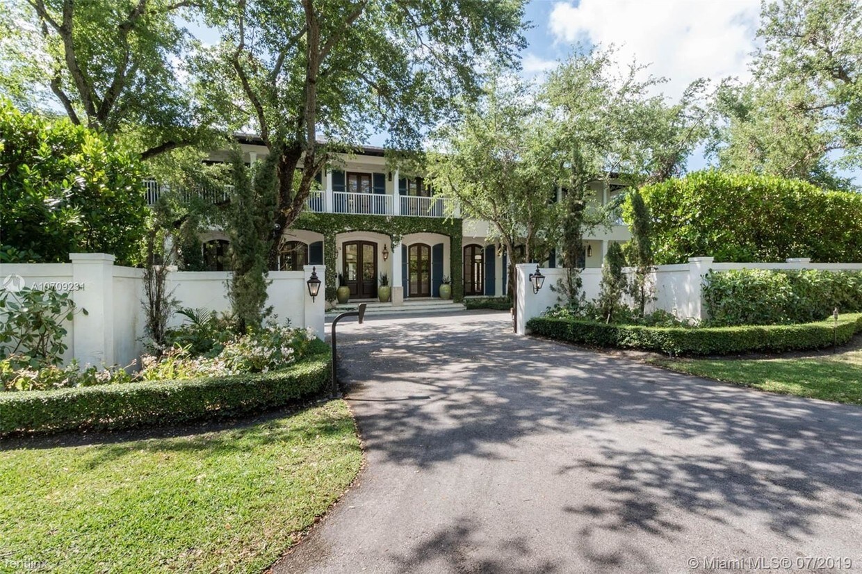 Primary Photo - 6 br, 6.5 bath House - 5450 Banyan Trl