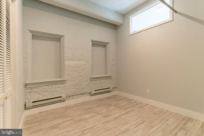 Building Photo - 408 S 13th St