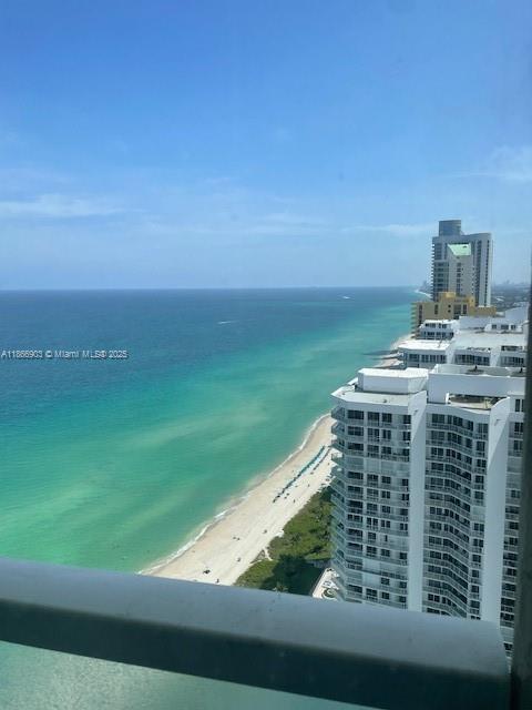 Primary Photo - 16699 Collins Ave