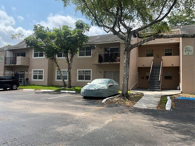 Building Photo - 1701 NW 96th Terrace