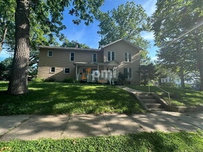Building Photo - 602 Indiana Ave