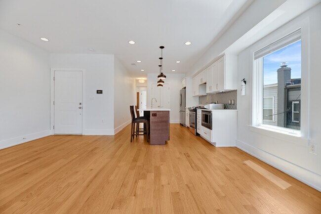 Foto del edificio - 3815 14th St NW