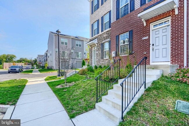 Foto del edificio - 2718 Lanham Hill Cir