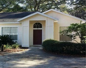 Building Photo - 119 SW 25th St