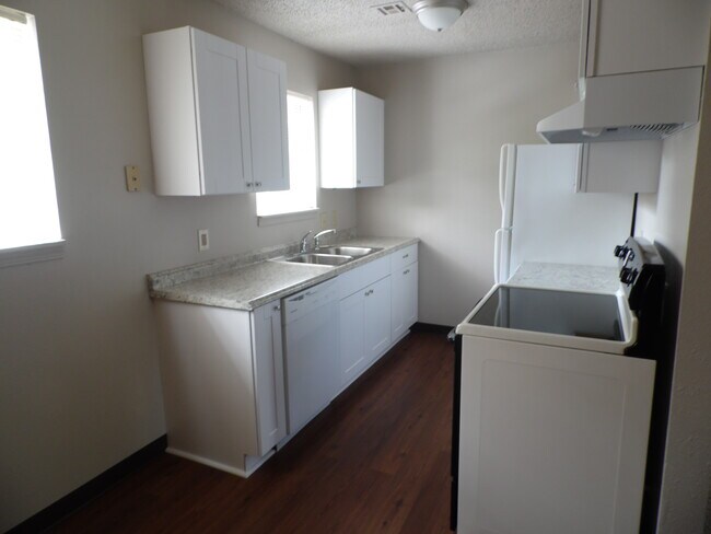 Building Photo - 315 S Wewoka Ave