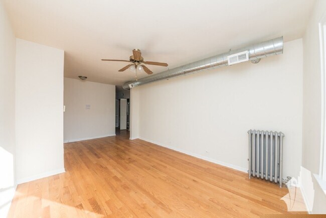 Building Photo - 1251 W Henderson St
