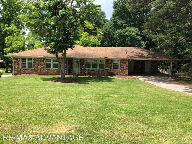 Building Photo - 3 br, 2 bath House - 1588 Patricia Dr