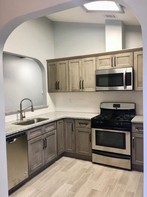 Foto del edificio - 903 Lawton Ct