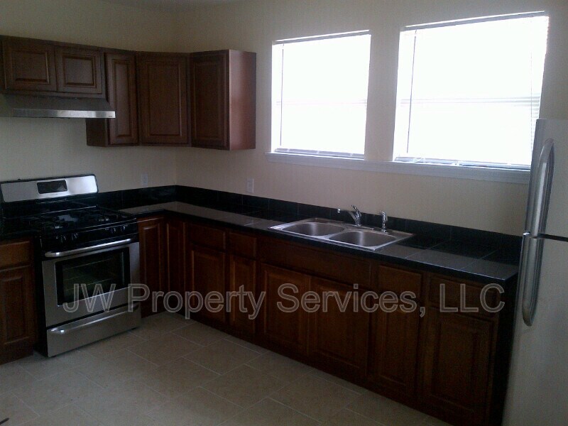 Foto del edificio - 2400 New Orleans St