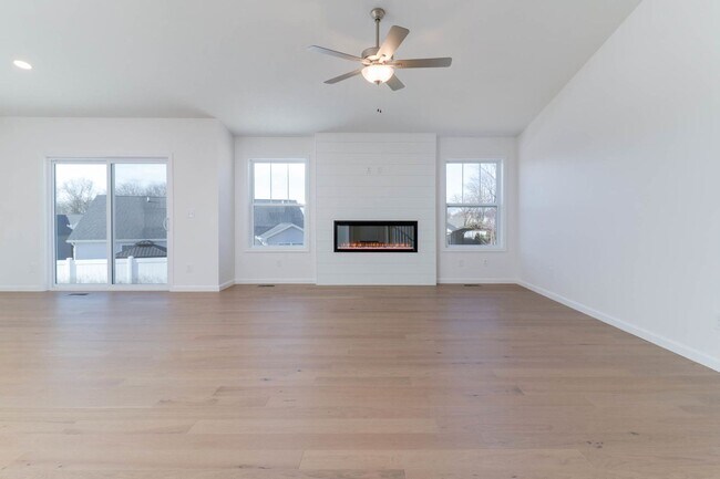 Foto del edificio - 2503 Treeline Drive