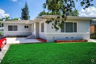 Building Photo - 1600 NE 110th Terrace