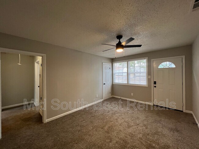 Building Photo - 3065 Waynoka Ave