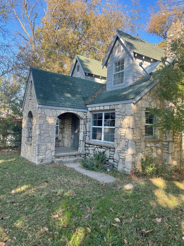 Primary Photo - Stone Cottage