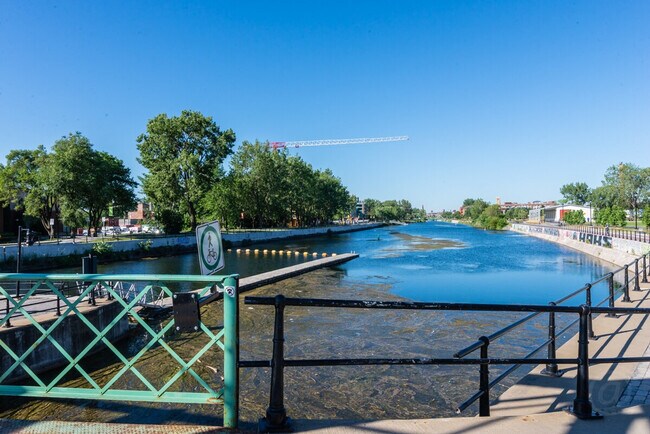 Photo du bâtiment - 151 Av. Atwater