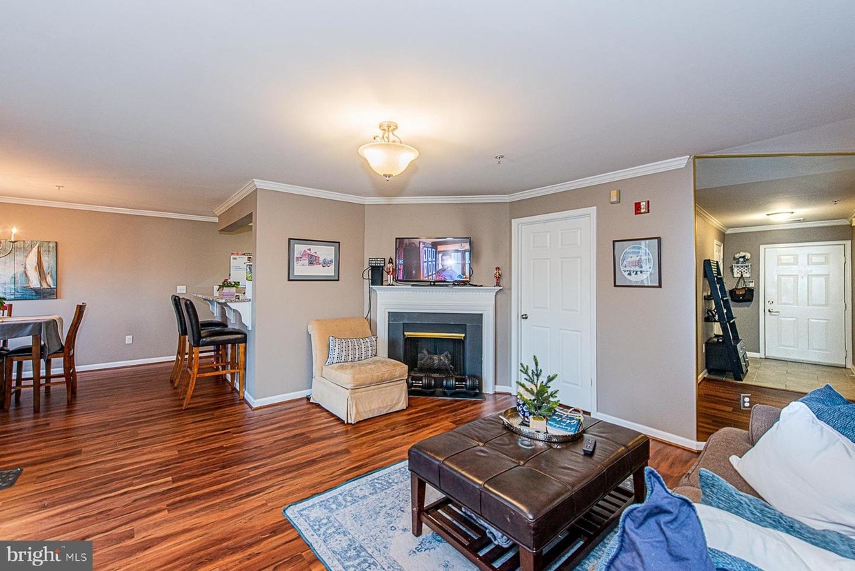 Primary Photo - 9060 Gracious End Ct