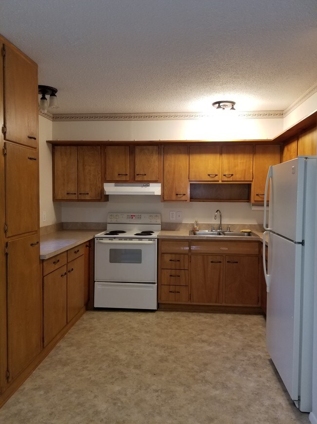 Foto del edificio - 3301 Candlewick Dr