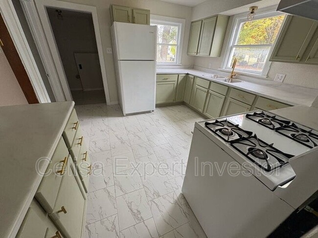 Foto del edificio - 2723 Bowser Ave