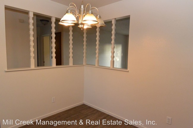 Foto del edificio - 4039-4041 W Whitendale Ave