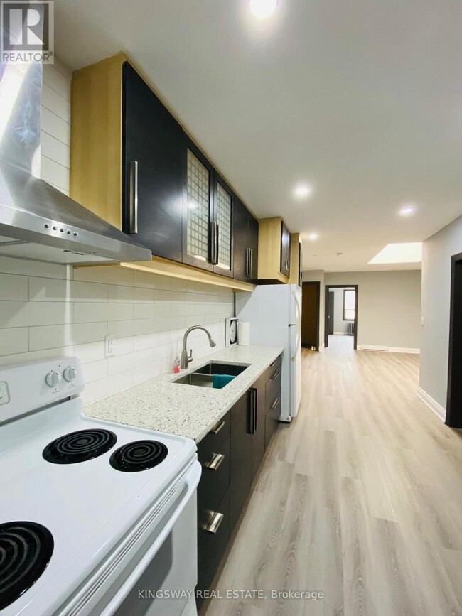 Building Photo - 769A The Queensway