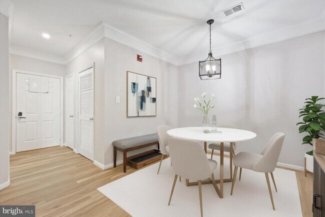 Foto del edificio - 6551 Grange Ln