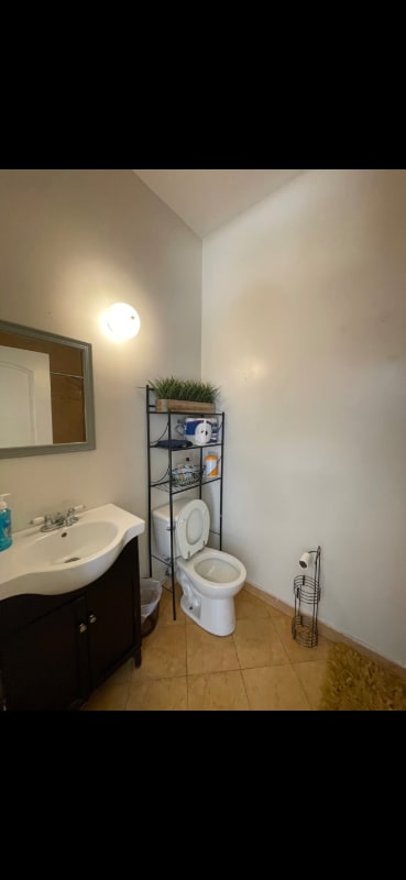 Photo - 2425 Hunter St Apartment