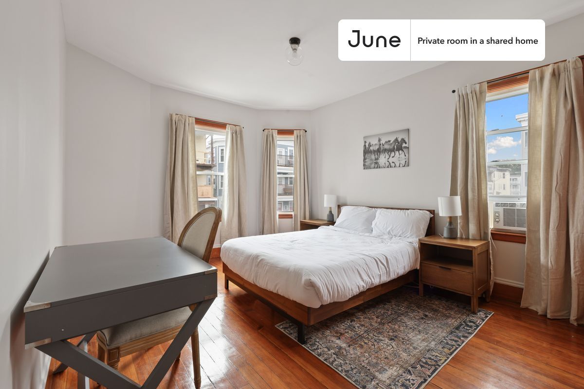 Private bedroom in 4 bed/1 bath Home - Private bedroom in 4 bed/1 bath Home