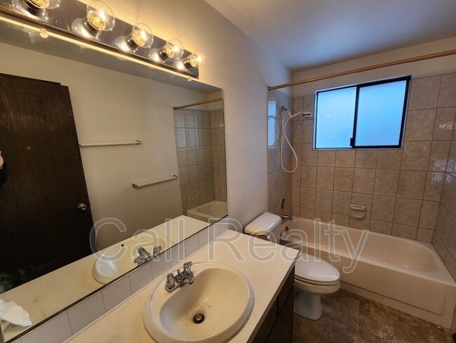 Foto del edificio - 10811 E 26th Ave