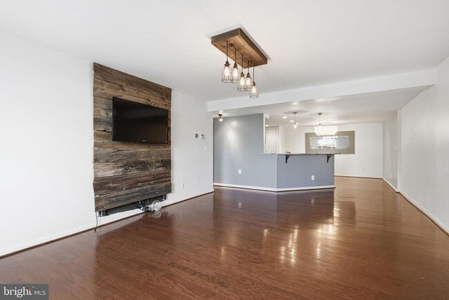 Building Photo - 1603 N Van Dorn St