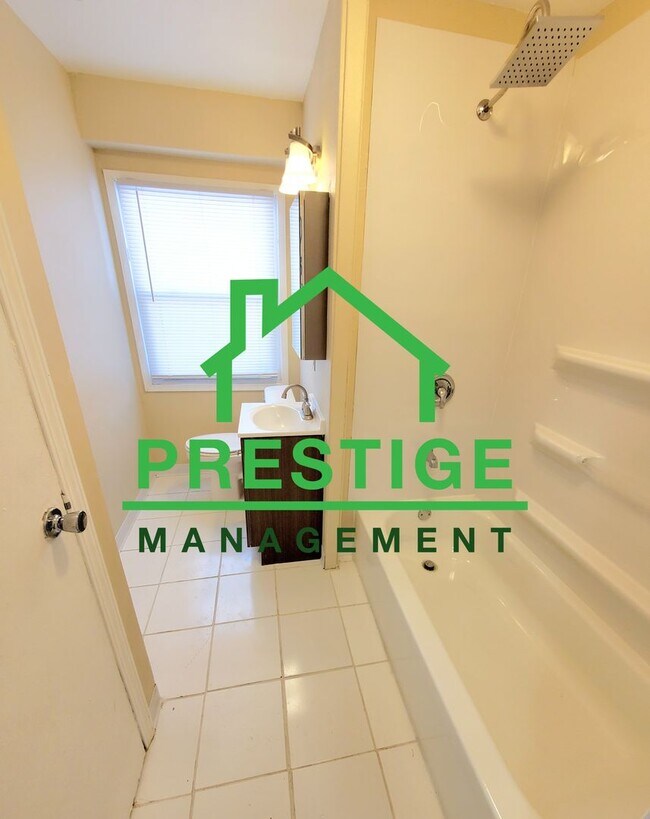 Foto del edificio - 3 bedroom 1 bath Updated Home Sec 8 welcome