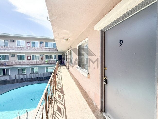 Foto del edificio - 13129 Oxnard St