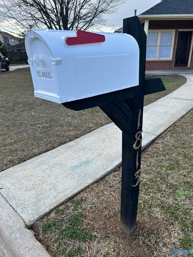 Foto del edificio - 1813 Kathy Ln Ct S W