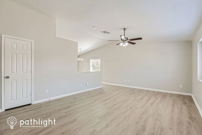 Building Photo - 5315 W Mauna Loa Ln