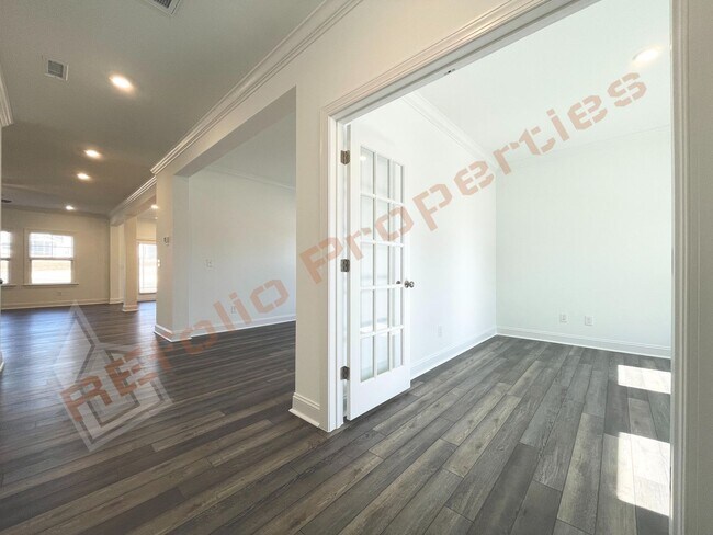 Building Photo - 709 Hardin Hill Lane